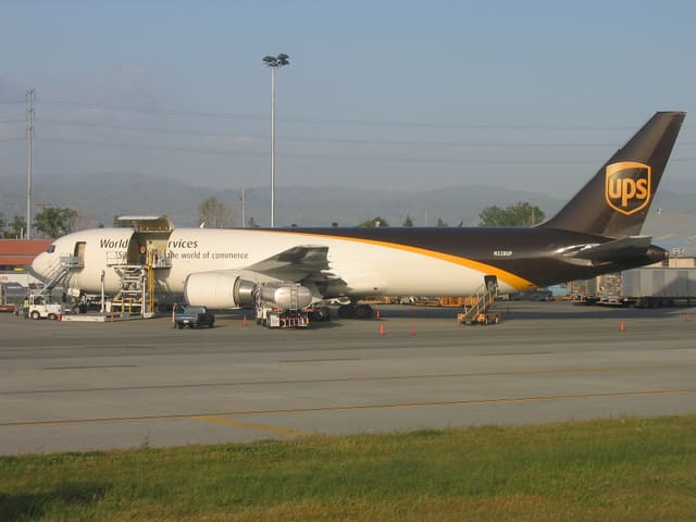 N328UP - Boeing