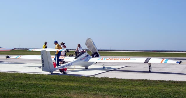 N320AM - Glider