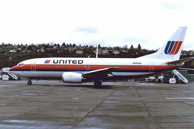 N354UA - Twin-engine aircraft