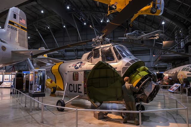  - Helicopter
