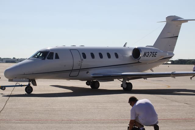 N375E - Business jet