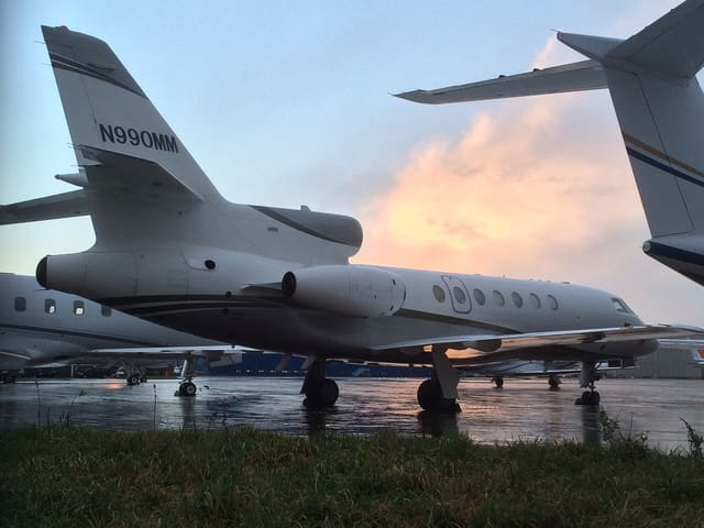 N990MM - Business jet