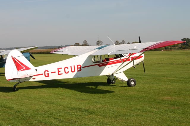 G-ECUB - Piper