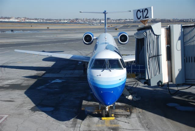 N269SK - Twin-engine aircraft
