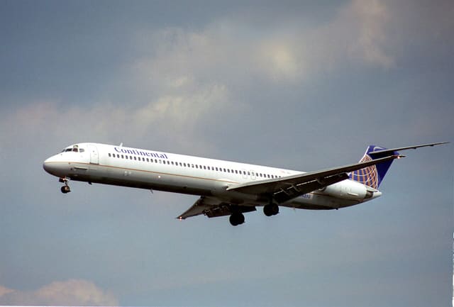 N14890 - Twin-engine aircraft