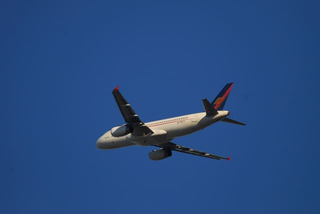 N687TA - Twin-engine aircraft