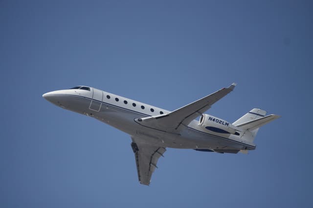 N402LM - Business jet