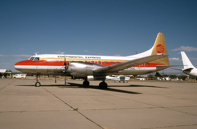 N73106 - Twin-engine aircraft