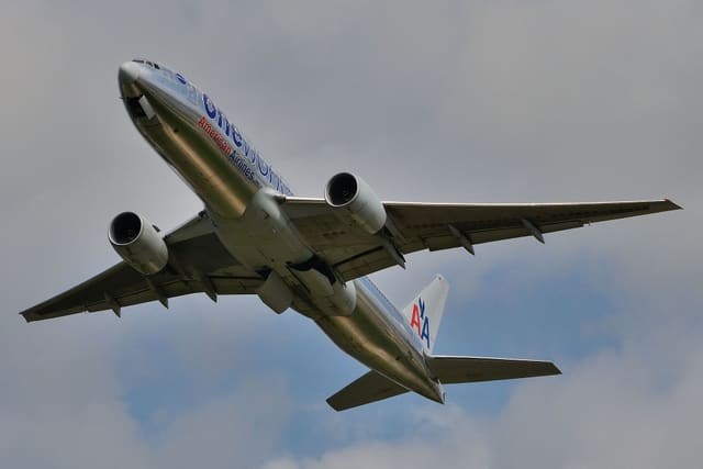 N791AN - Twin-engine aircraft