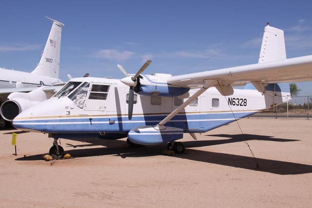 N6328 - Twin-engine aircraft