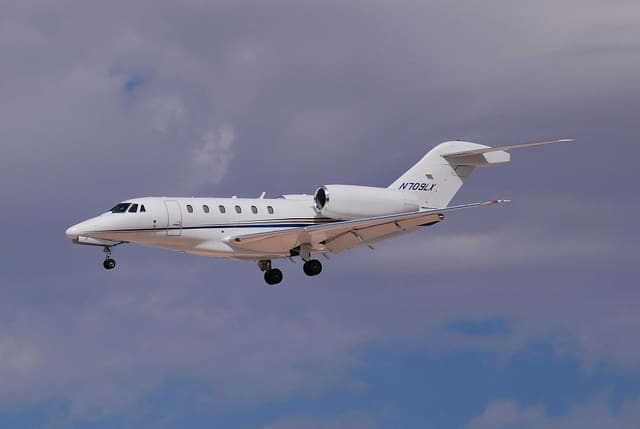 N709LX - Business jet