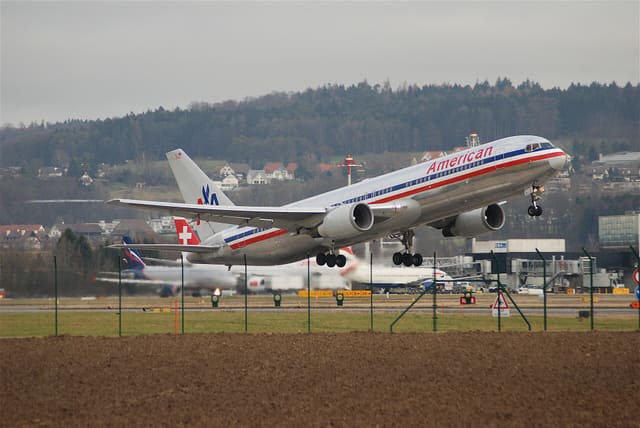N39367 - Twin-engine aircraft
