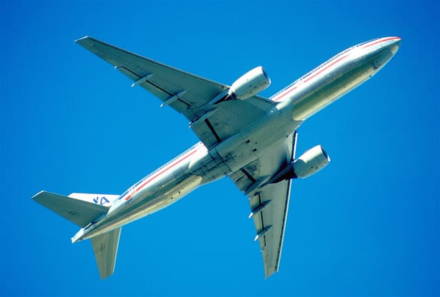 N760AN - Twin-engine aircraft