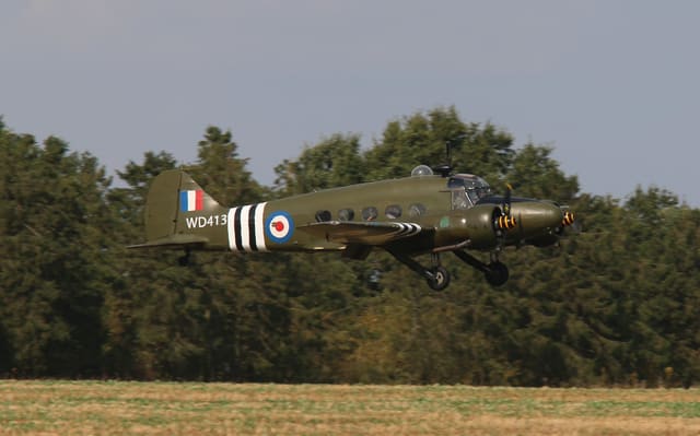 G-VROE - Twin-engine aircraft