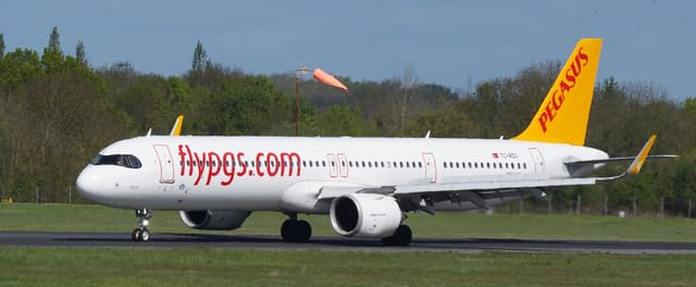 TC-RDU - Twin-engine aircraft