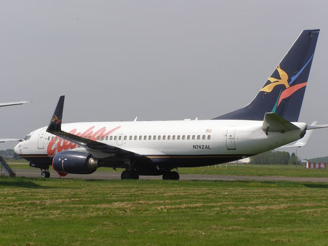 N742AL - Twin-engine aircraft