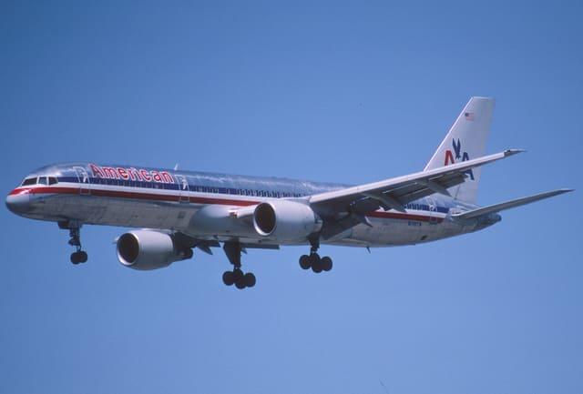 N718TW - Twin-engine aircraft