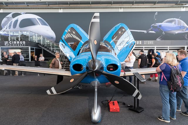 N662DP - Cirrus