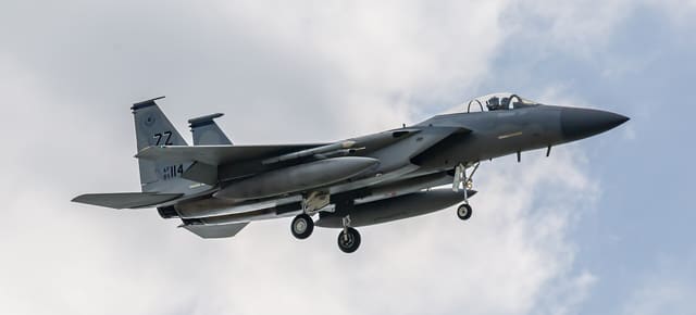  - Twin-engine aircraft
