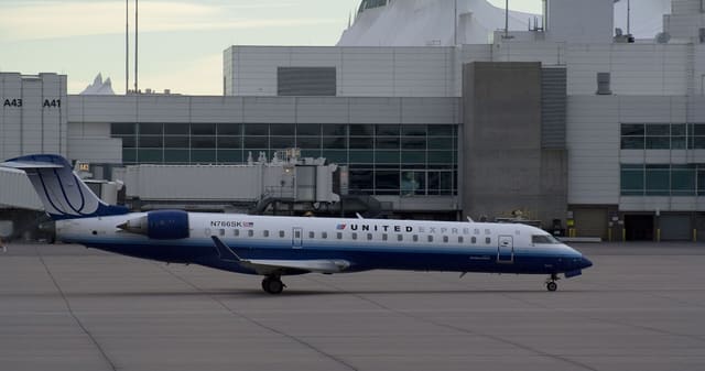 N766SK - Bombardier