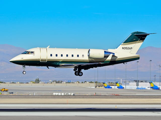 N352AP - Bombardier