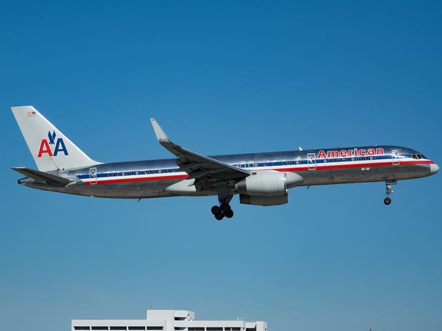 N193AN - Twin-engine aircraft