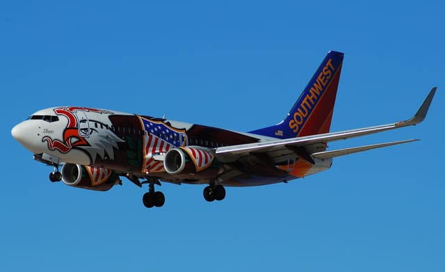 N918WN - Twin-engine aircraft