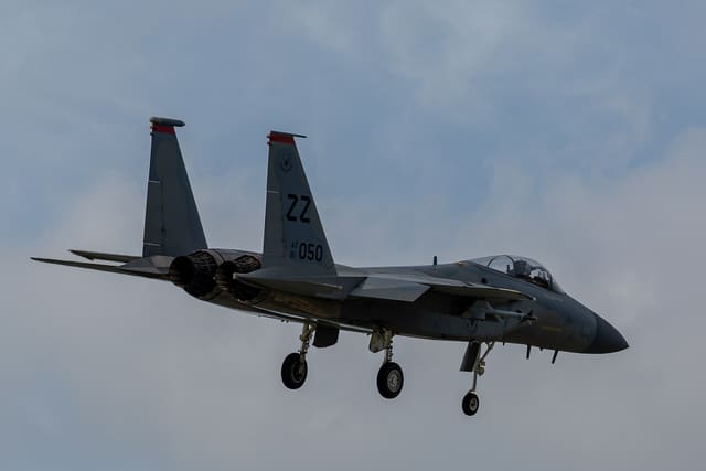  - Twin-engine aircraft