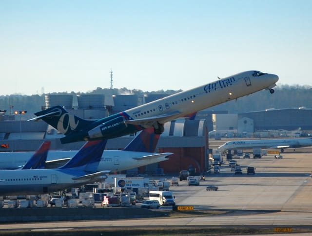 N919AT - Twin-engine aircraft