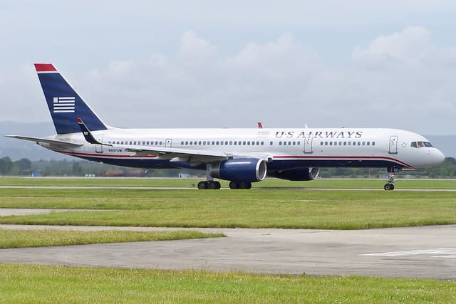 N937UW - Twin-engine aircraft