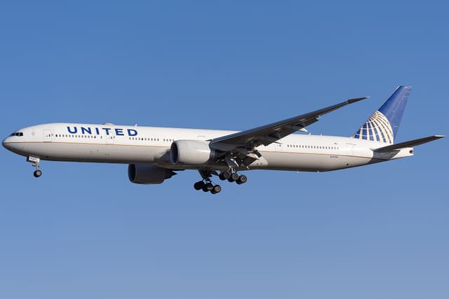 N2333U - Twin-engine aircraft
