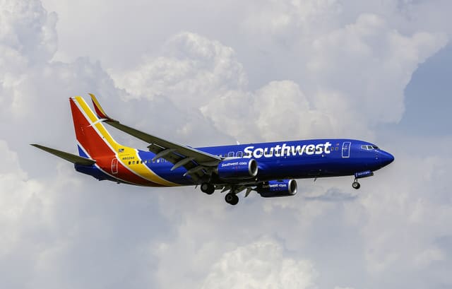 N8324A - Twin-engine aircraft