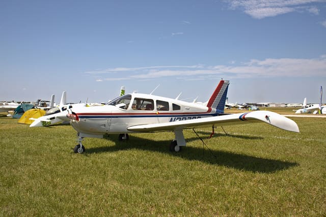 N33733 - Single-engine aircraft