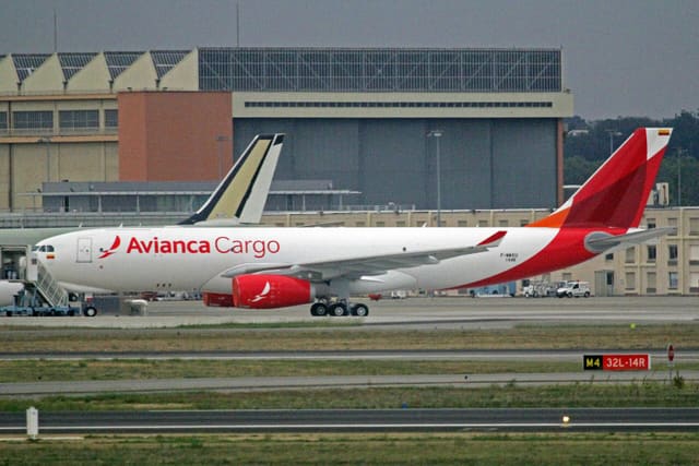 N334QT - Twin-engine aircraft