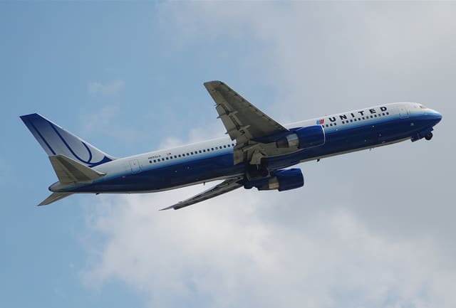N663UA - Boeing