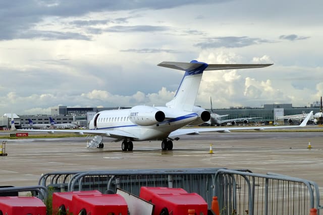 N881WT - Business jet
