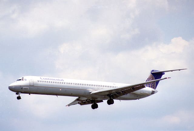 N16884 - Douglas