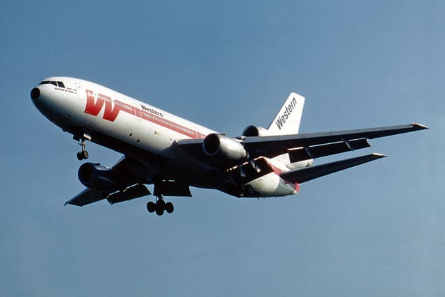 N903WA - Douglas
