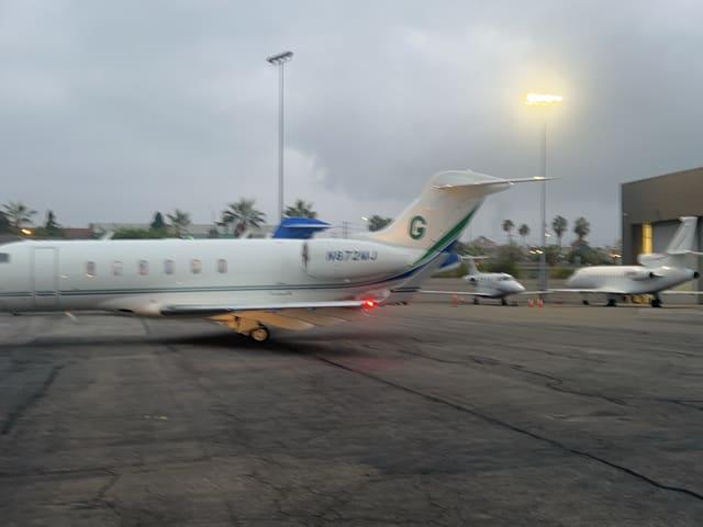 N872MJ - Bombardier Challenger 300