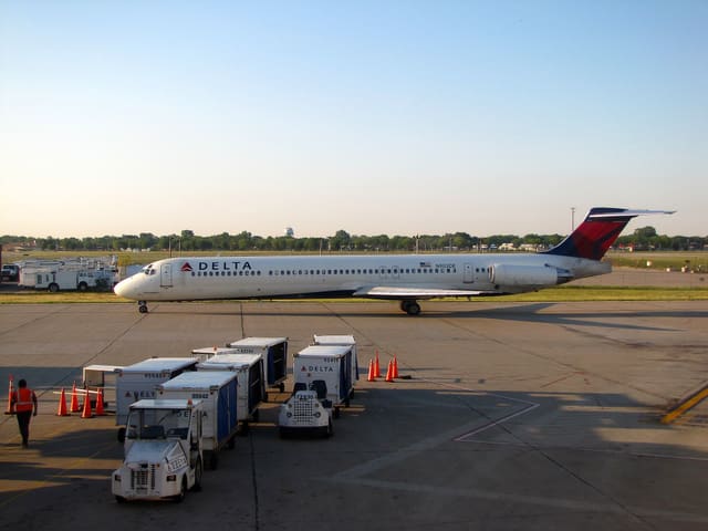 N903DE - Douglas