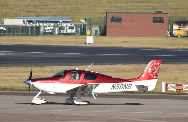 N89NB - Cirrus