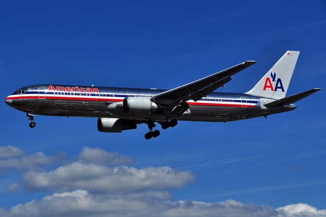 N379AA - Boeing