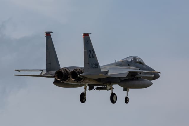  - Twin-engine aircraft
