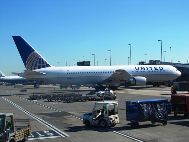 N663UA - Boeing