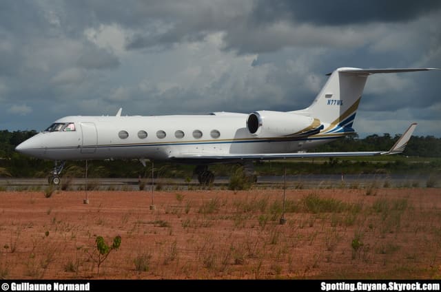 N77WL - Business jet