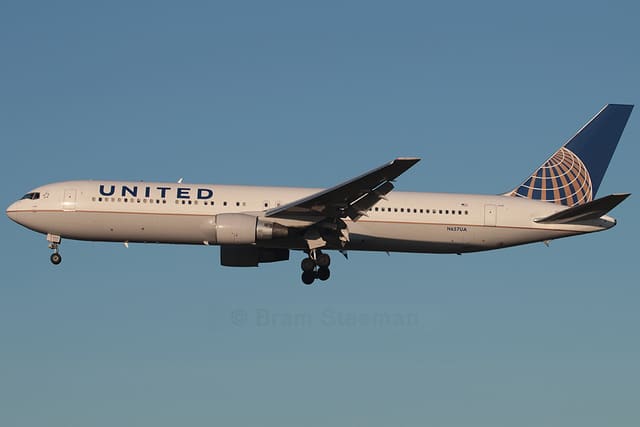 N657UA - Boeing