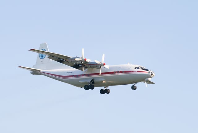UR-CGW - Antonov