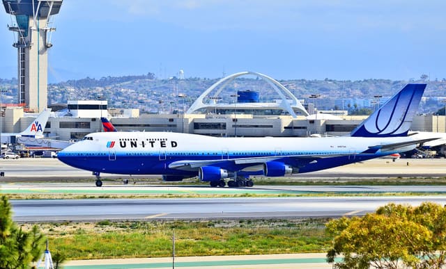 N107UA - Boeing