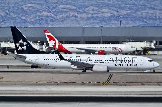 N76516 - Boeing