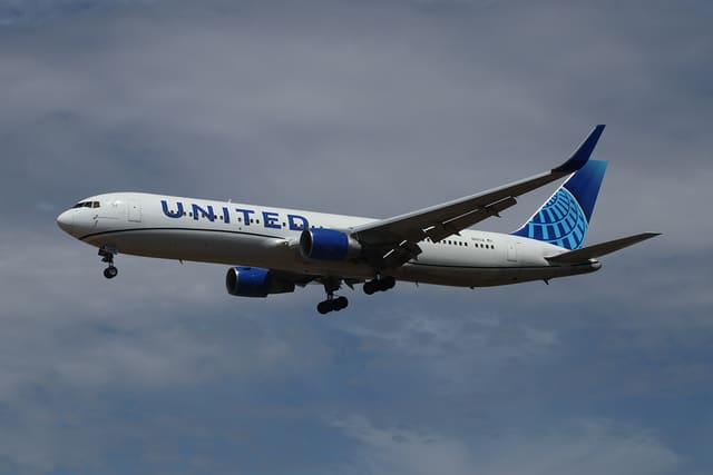 N661UA - Boeing